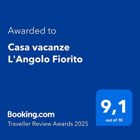 Casa Vacanze L'Angolo Fiorito Bettolle Kültér fotó