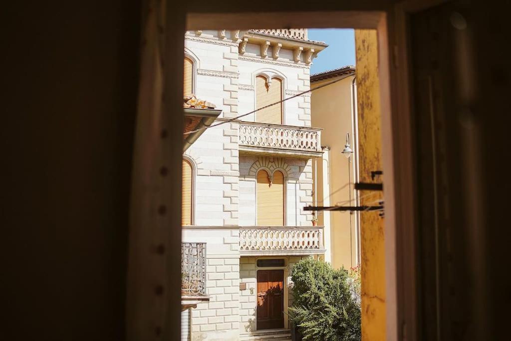 Casa Vacanze L'Angolo Fiorito Bettolle Kültér fotó